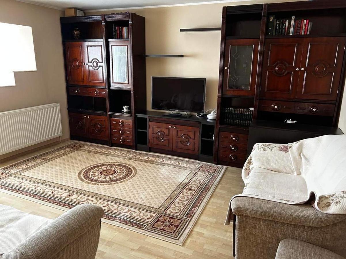 Lalelelor Apartment Suceava Exterior foto